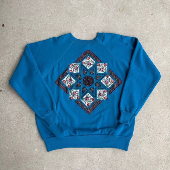 Vintage Quilt Block Handmade Blue Grandma Crewneck Sweatshirt Fits like Medium - Picture 1 of 6